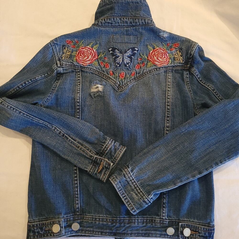 Blank NYC Floral Rose Butterfly Embroidered Distressed Denim Jean Jacket✨️XS - Picture 9 of 16